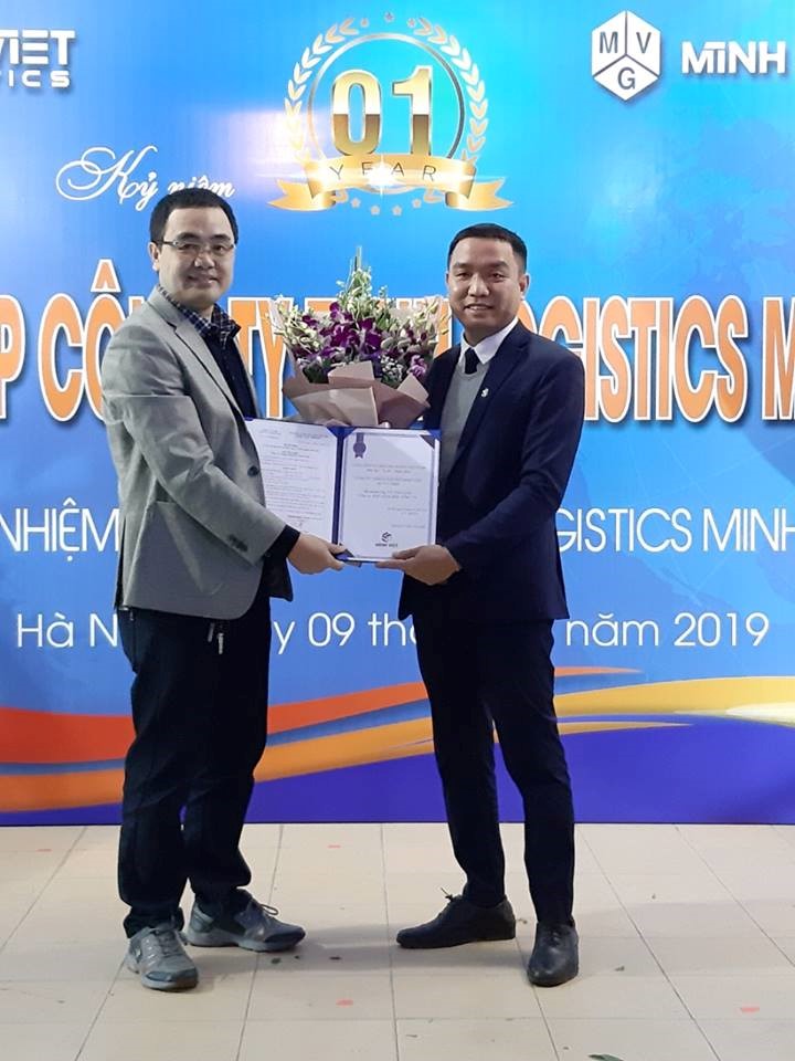 Tưng bừng kỉ niệm sinh nhật công ty TNHH Minh Việt Logistics tròn một năm thành lập