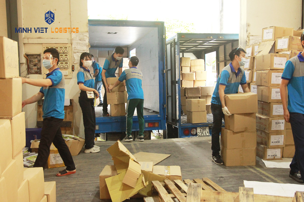 Công việc chuyển kho xưởng gây tốn nhiều thời gian và công sức