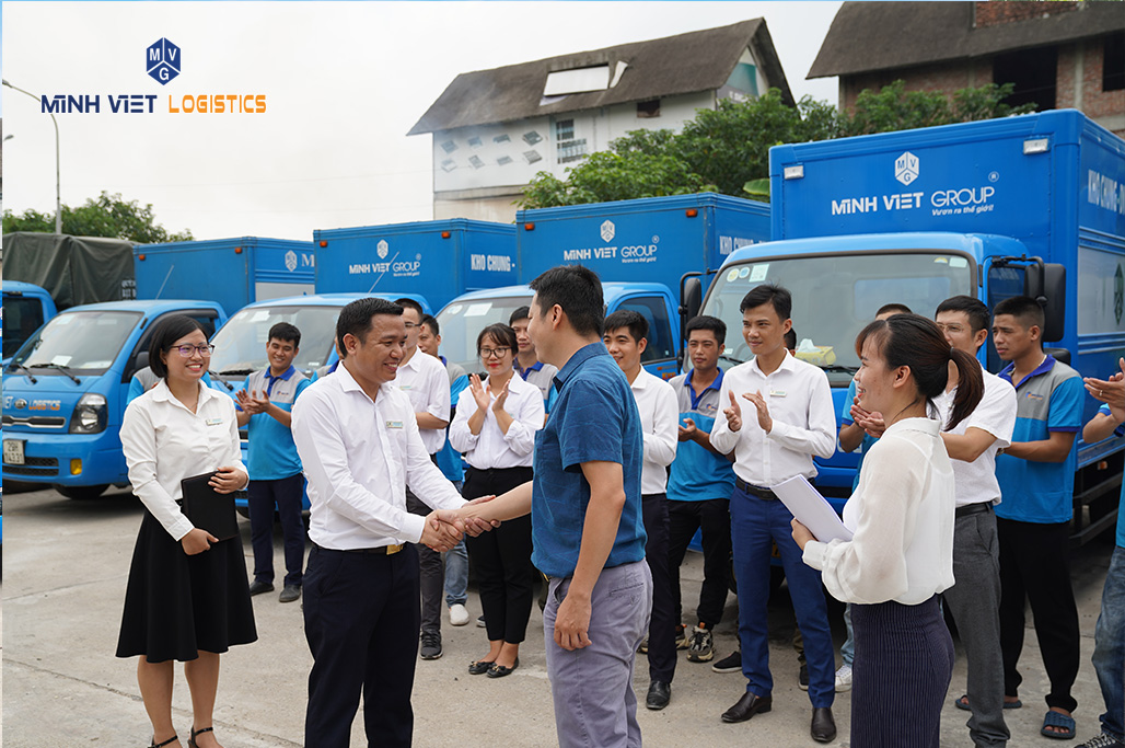 Giao xe cho khách đúng thời gian và địa điểm