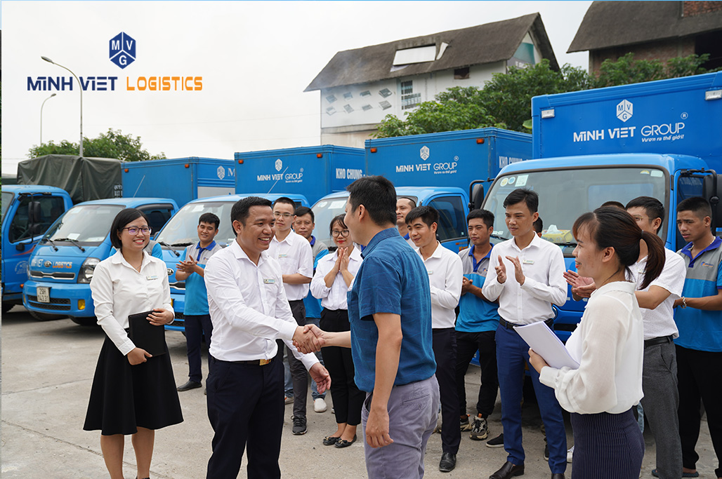 Ký kết hợp đồng thuê xe tải 1 tấn tại Minh Việt Logistics