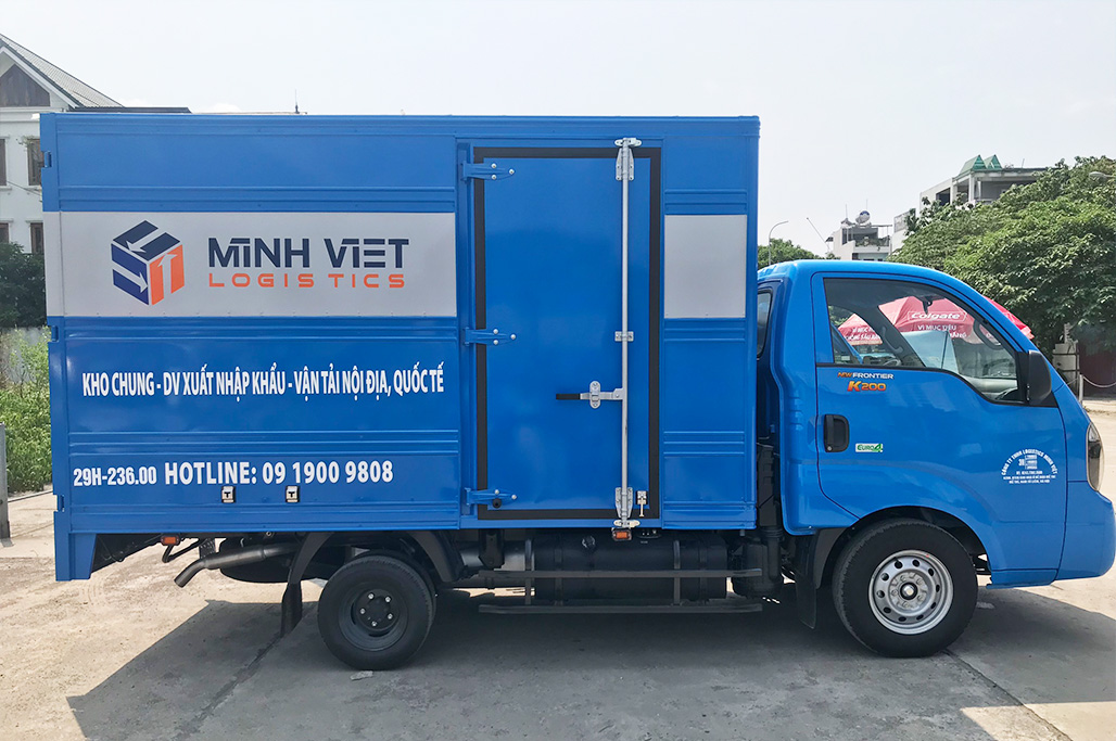 Xe tải 1 tấn của Minh Việt Logistics