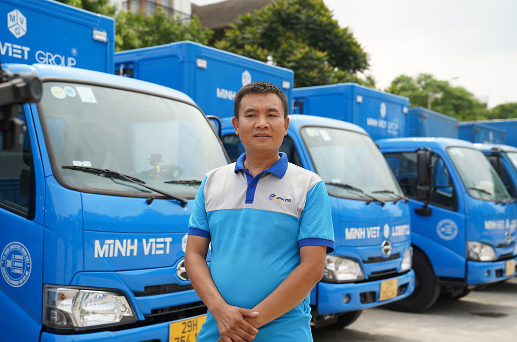 Đội ngũ lái xe Minh Việt Logistics tận tâm, nhiệt tình