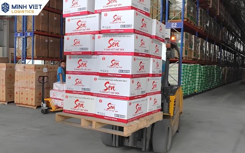 Phân khu lưu trữ kho chung theo ngành hàng trên hệ thống giá kệ tiêu chuẩn