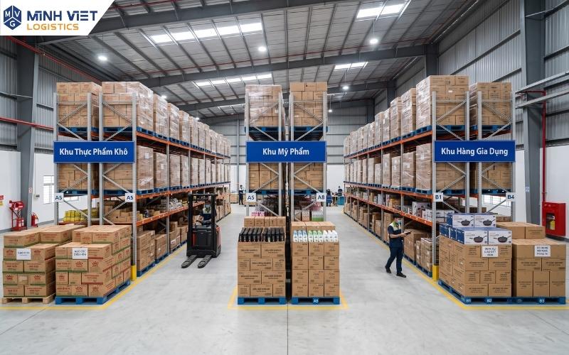 Khu vực lưu kho chung cho mặt hàng thực phẩm khô và mỹ phẩm đóng gói