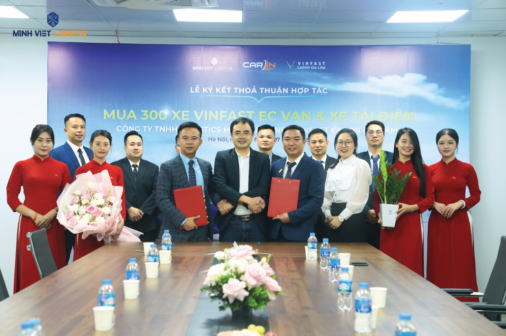 MINH VIỆT LOGISTICS KÝ KẾT HỢP TÁC CHIẾN LƯỢC CÙNG VINFAST CARON GIA LÂM – ĐẶT MUA 300 XE TẢI ĐIỆN, TIÊN PHONG CHUYỂN ĐỔI LOGISTICS XANH