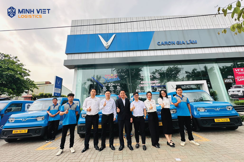 Minh Việt Logistics nhận lô xe vans đầu tiên