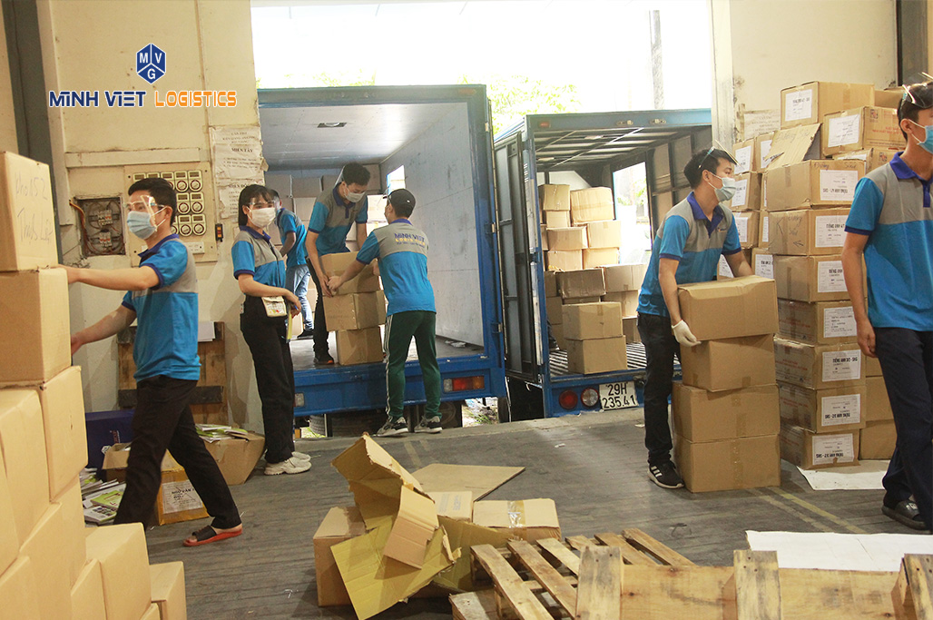 Nhiệm vụ của các đơn vị cung cấp dịch vụ vận chuyển hàng hóa là di chuyển hàng đến vị trí cần giao