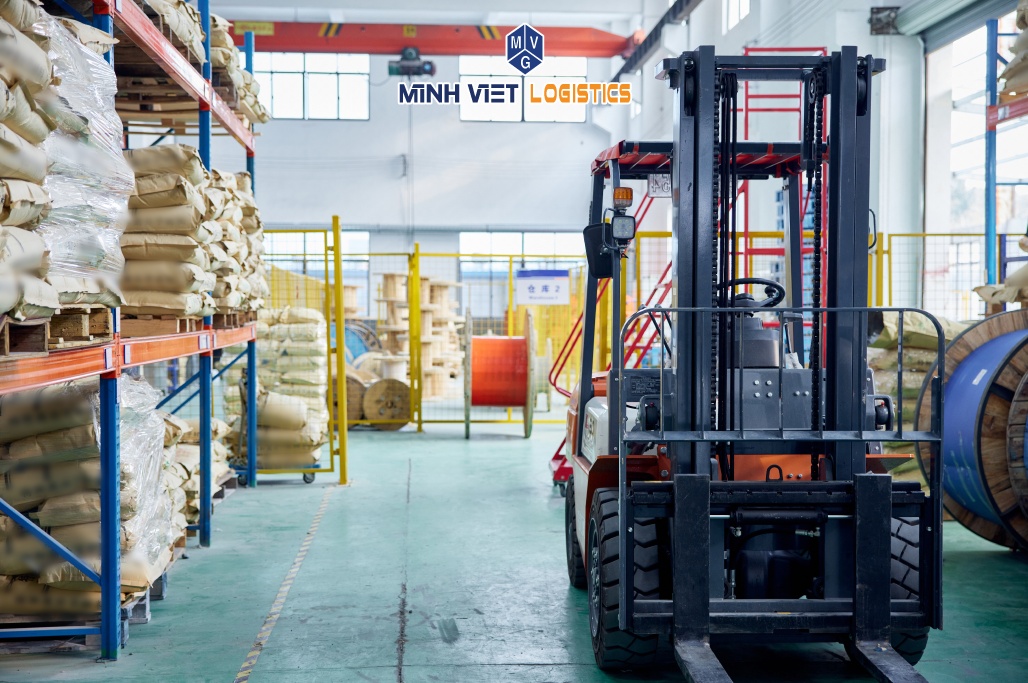 Trang bị đầy đủ máy móc, thiết bị hiện đạiTrang bị đầy đủ máy móc, thiết bị hiện đại