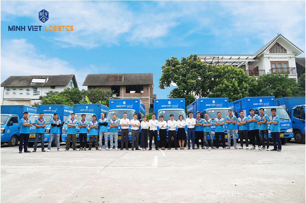 Đội ngũ cán bộ nhân viên Minh Việt Logistics tận tâm, nhiệt tình hỗ trợ khách hàng