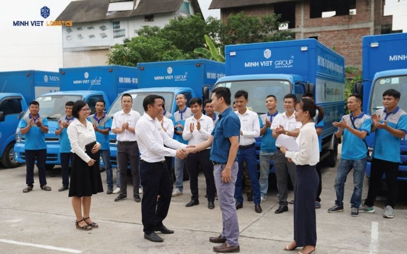 DỊCH VỤ CHO THUÊ XE TẢI KHÔ TẠI MINH VIỆT LOGISTICS
