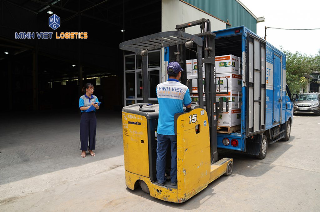 Minh Việt Logistics cung cấp dịch vụ nâng hạ, kiểm duyệt, vận chuyển hàng hóa uy tín tại Hà Nội